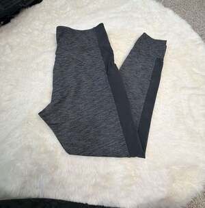 Athleta Excursion Hybrid High-Rise Yoga Leggings, Heathered Grey, Size Large